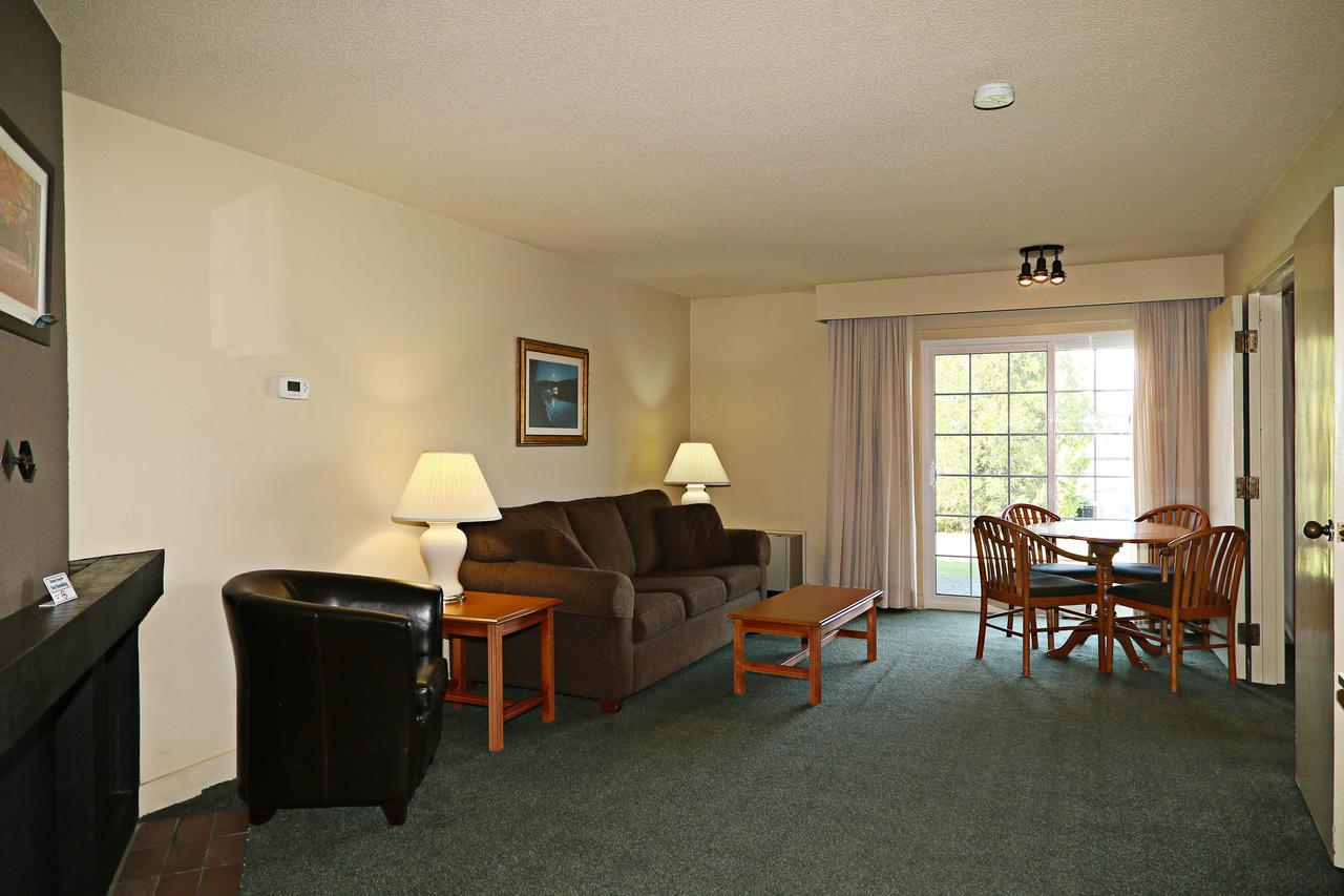Lagoon Harbour Resort & Hotel Orillia Bilik gambar